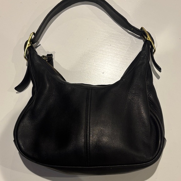Coach Handbags - Vintage Coach East West Black Leather Hobo Bag 9342